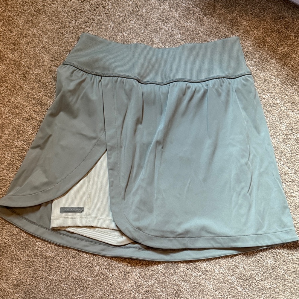 Travis Mathew Women's Green Skort Small